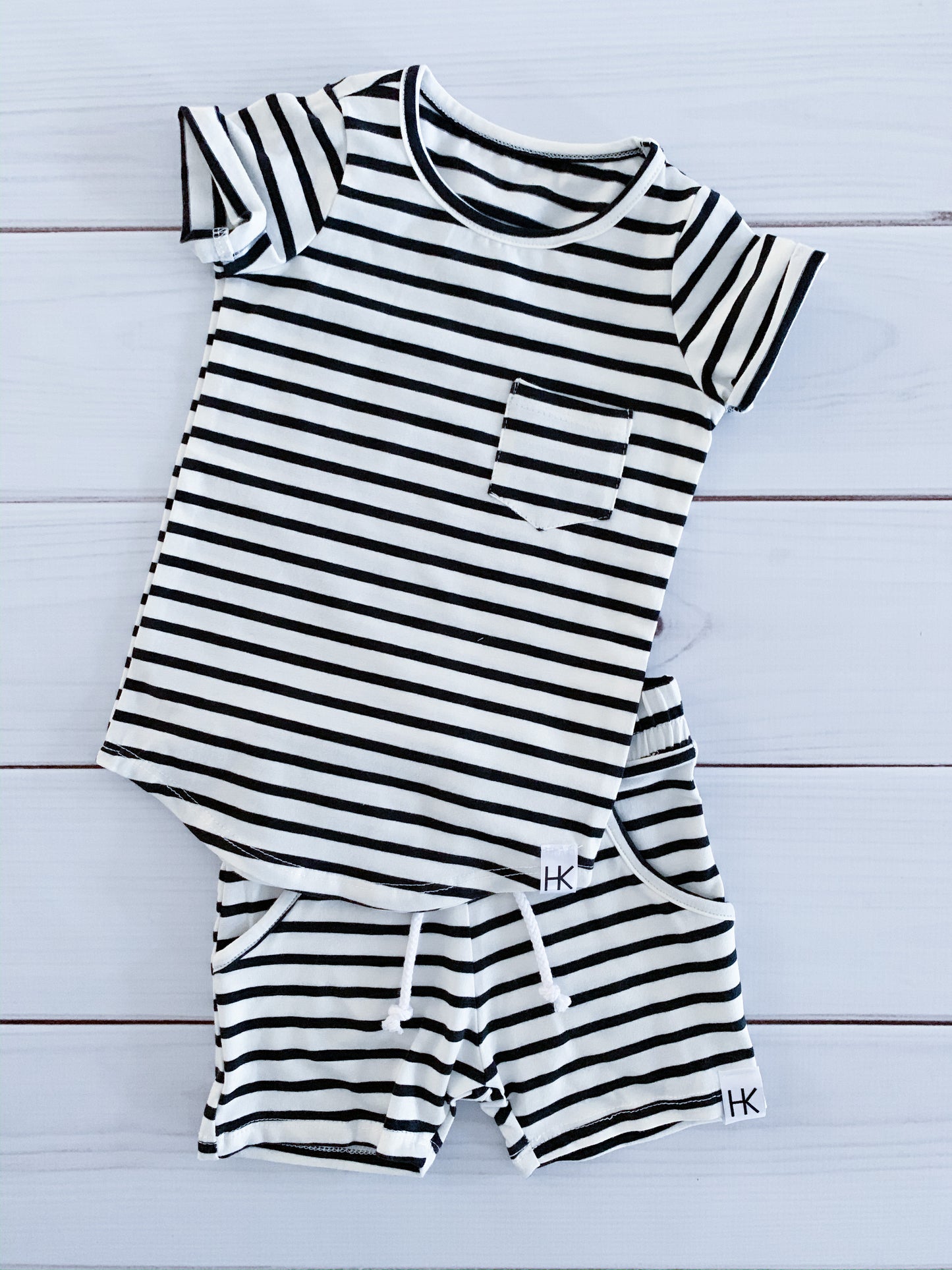 SHORTS - BLK/WHT STRIPE